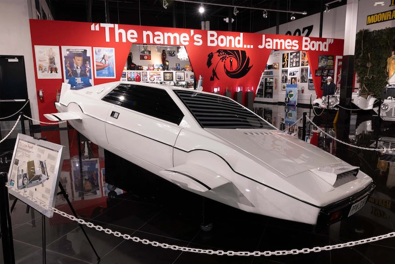 James Bond Lounge Lotus Esprit. Photo by Dezerland Park Media.